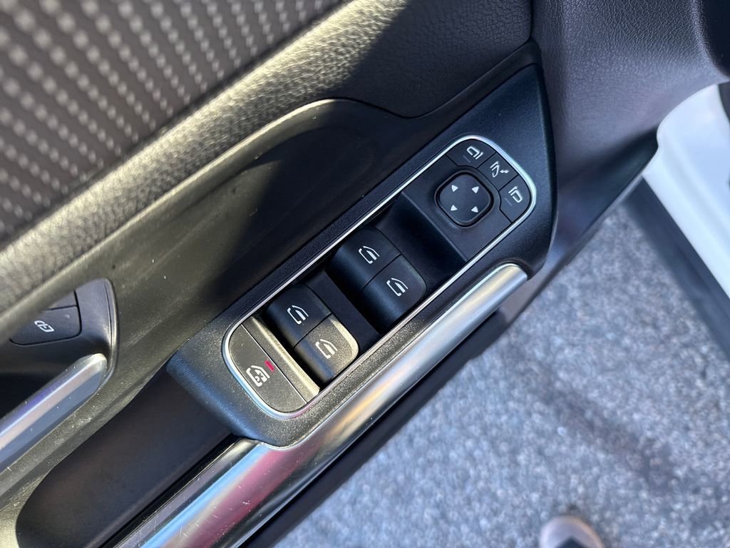 Used 2021 Mercedes-Benz GLA 250 GLA 250 image 13