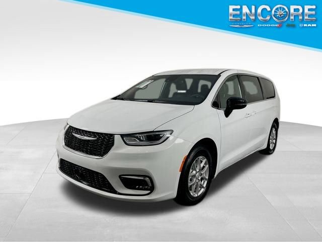 New 2026 Chrysler Pacifica Select image 1
