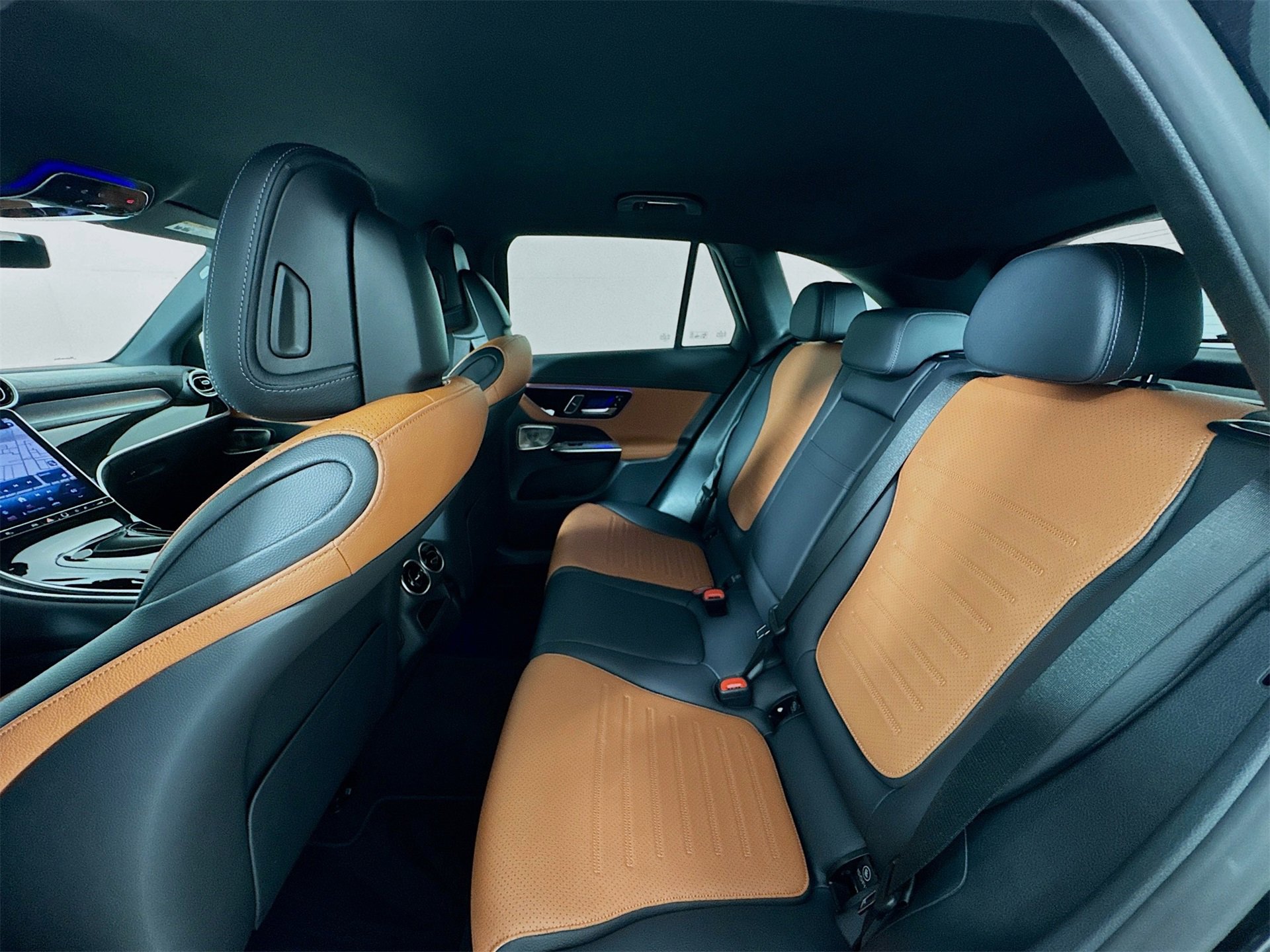 Certified 2024 Mercedes-Benz GLC 300 image 26