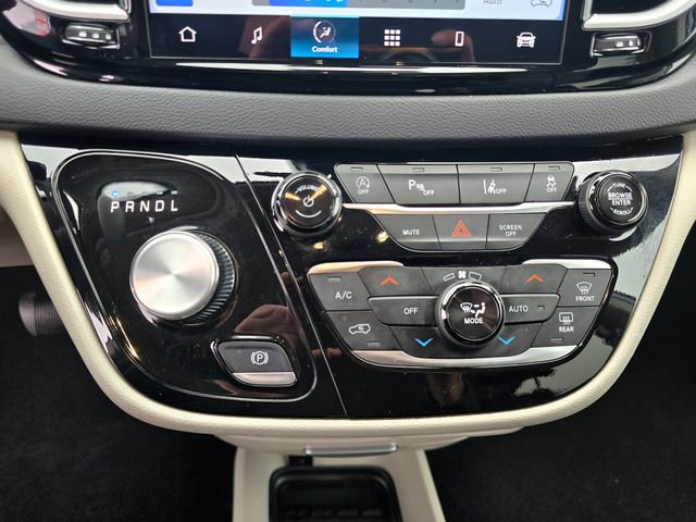 Certified 2024 Chrysler Pacifica Touring-L image 13