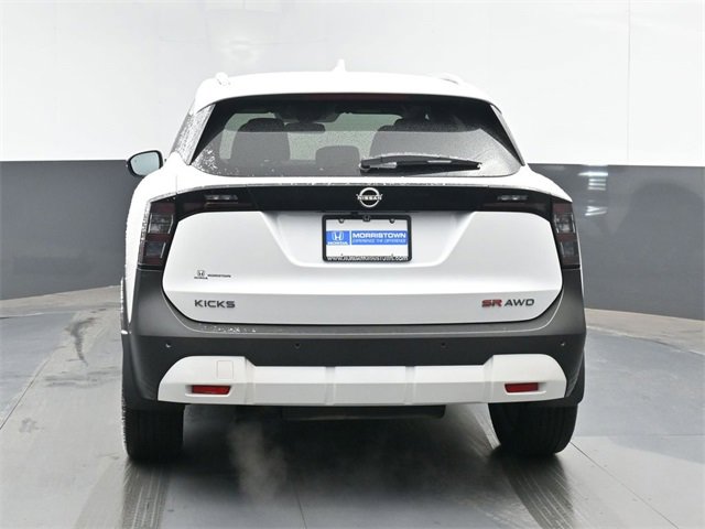 Used 2025 Nissan Kicks SR image 9