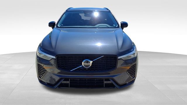 Used 2025 Volvo XC60 B5 Core image 3