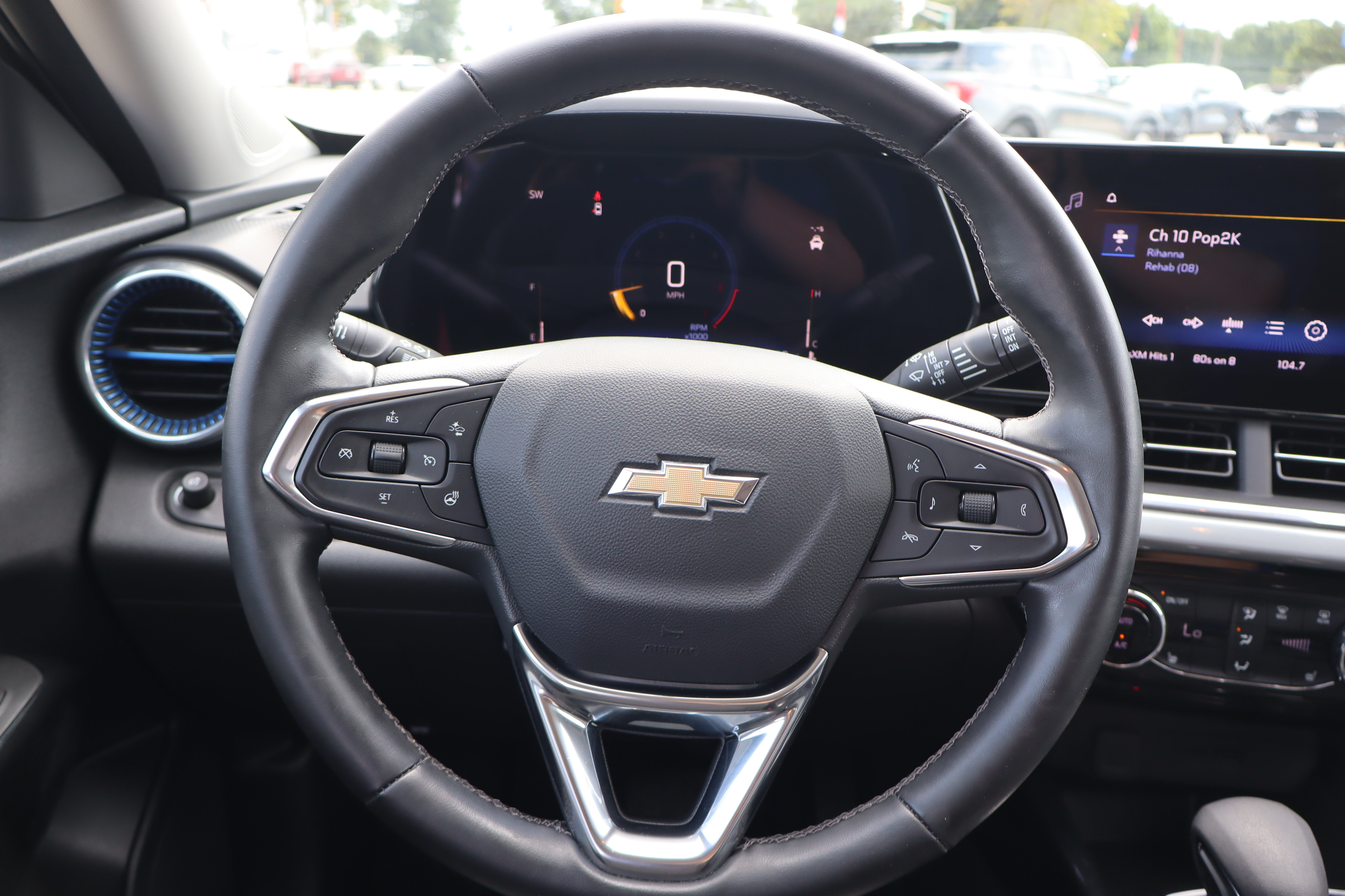 Used 2024 Chevrolet Trax LT w/ Driver Confidence Package FWD image 14