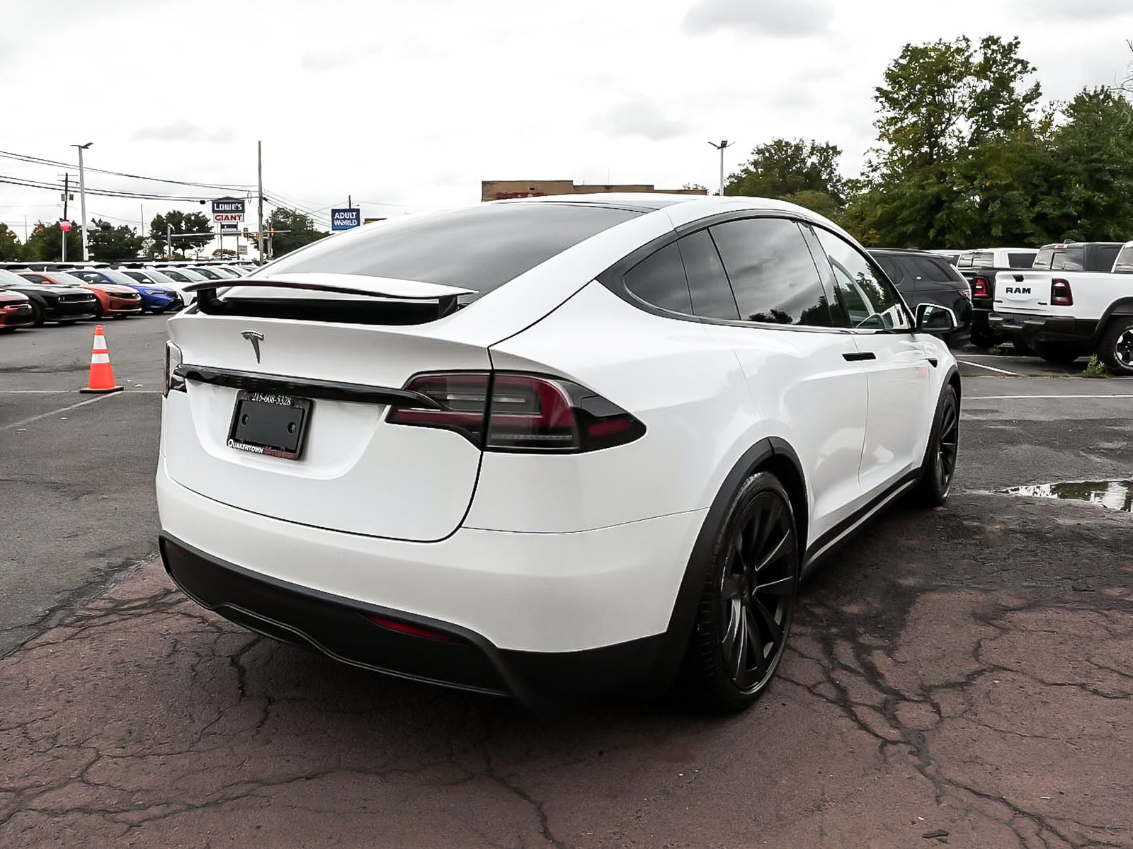 Used 2023 Tesla Model X AWD/4WD image 6