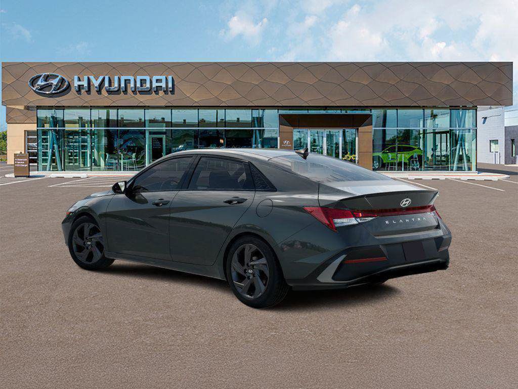 New 2026 Hyundai Elantra SEL Sport FWD image 4