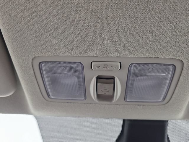 Used 2025 Hyundai Venue SEL image 25