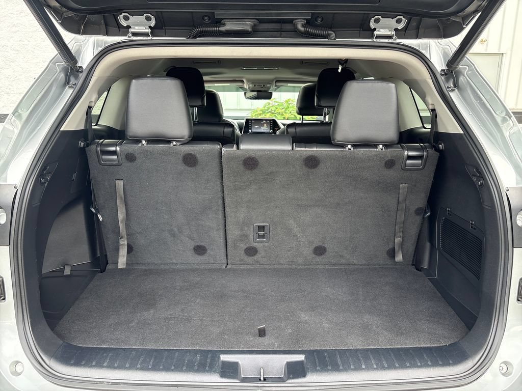 Used 2020 Toyota Highlander XLE AWD/4WD image 36