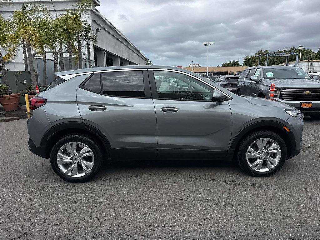 Used 2025 Buick Encore GX Preferred FWD image 2