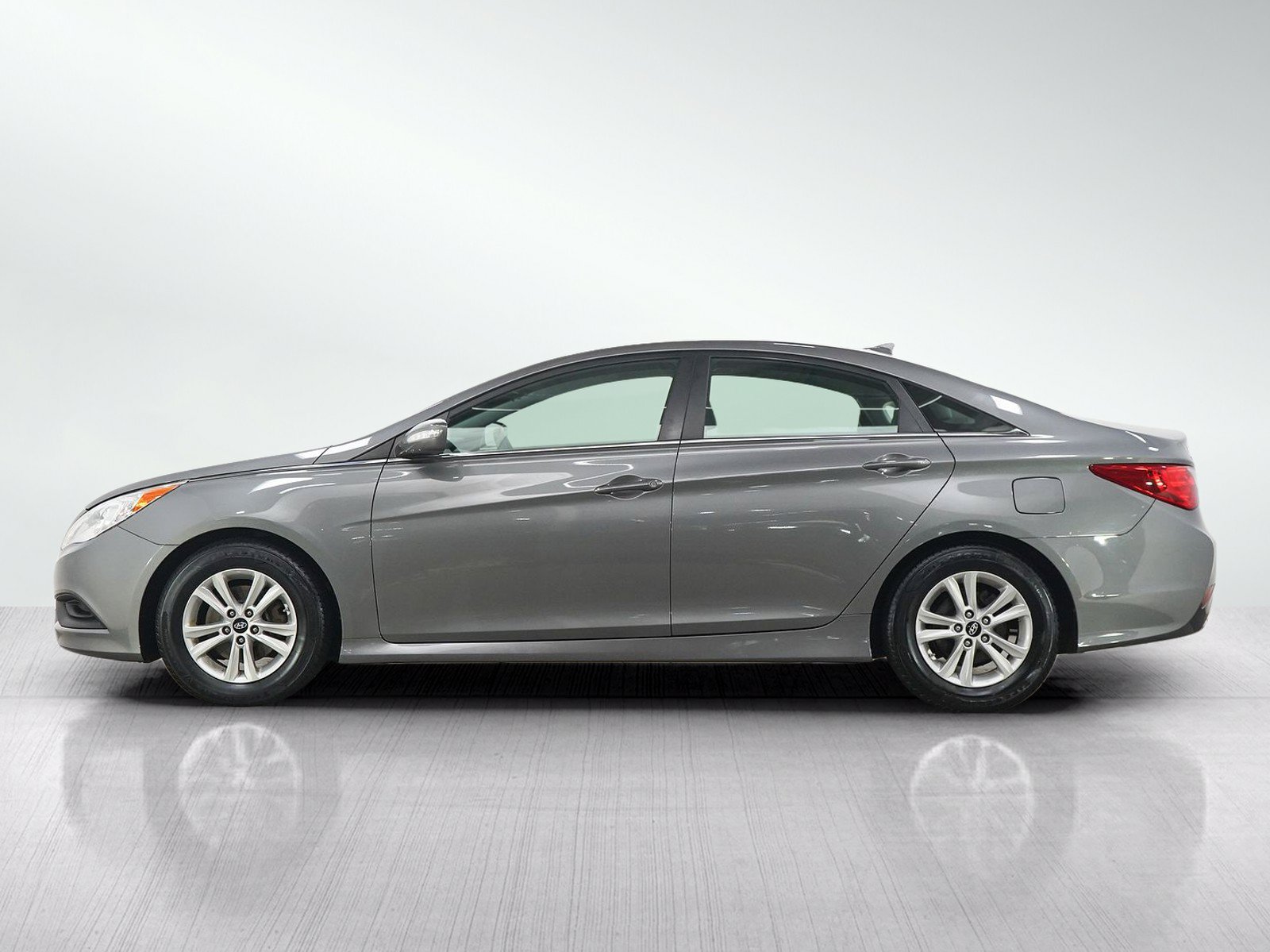 Used 2014 Hyundai Sonata GLS w/ Popular Equipment Group 2 FWD image 3