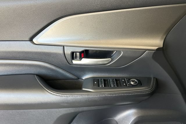 Certified 2025 Toyota Grand Highlander FWD image 14