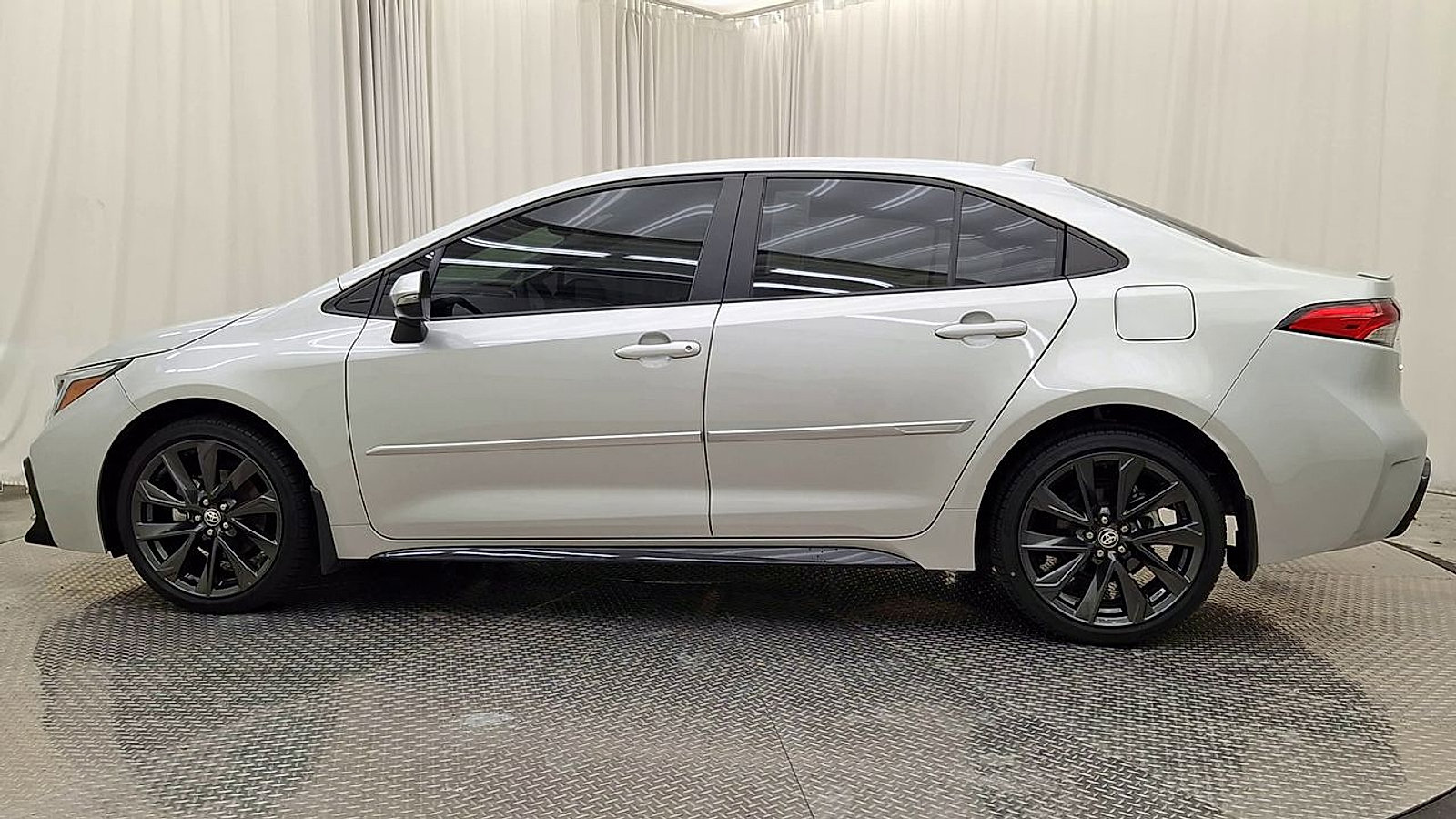 Certified 2024 Toyota Corolla SE FWD image 12