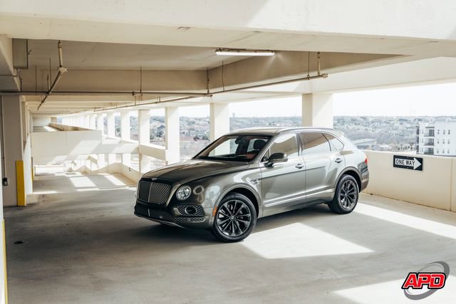 Used 2017 Bentley Bentayga image 41