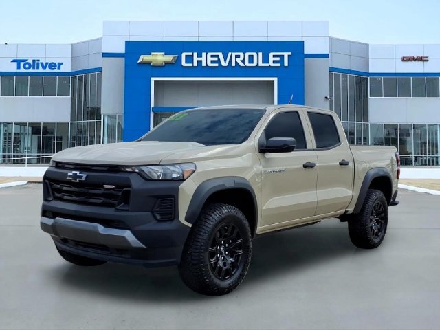 Used 2023 Chevrolet Colorado Trail Boss w/ Advanced Trailering Package AWD/4WD image 2
