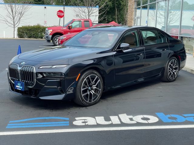 Used 2025 BMW 740i xDrive AWD/4WD image 9