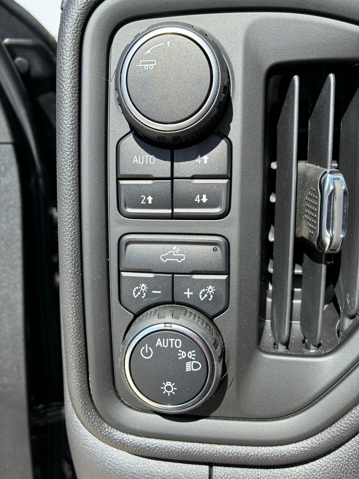 Used 2025 Chevrolet Silverado 1500 Custom Trail Boss image 7