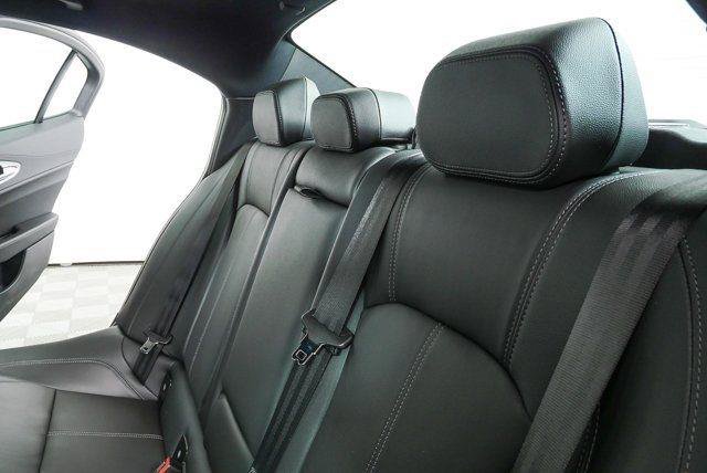 New 2026 Alfa Romeo Giulia w/ Driving Assist Package RWD image 20
