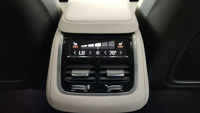 Certified 2026 Volvo XC90 B6 Plus w/ Protection Package Premier AWD/4WD image 32