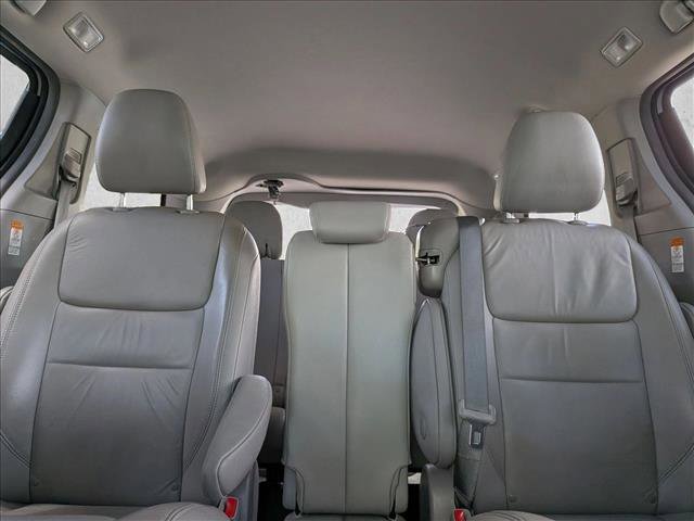 Used 2019 Toyota Sienna XLE FWD image 17