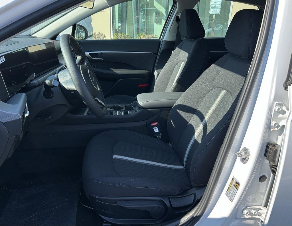 Certified 2025 Hyundai Sonata SE FWD image 8