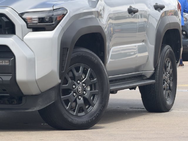 Certified 2025 Toyota 4Runner SR5 AWD/4WD image 11