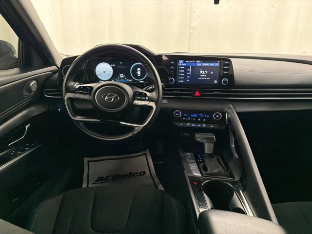 Used 2022 Hyundai Elantra SEL w/ Convenience Package FWD image 22