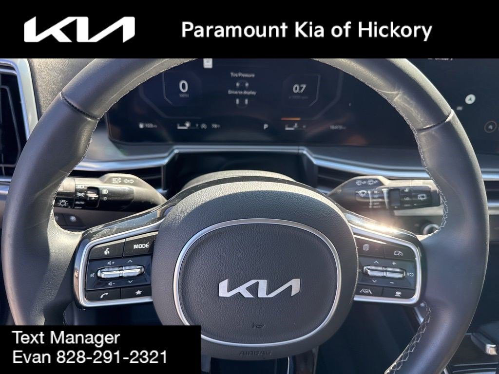 Used 2025 Kia Sorento SX image 33