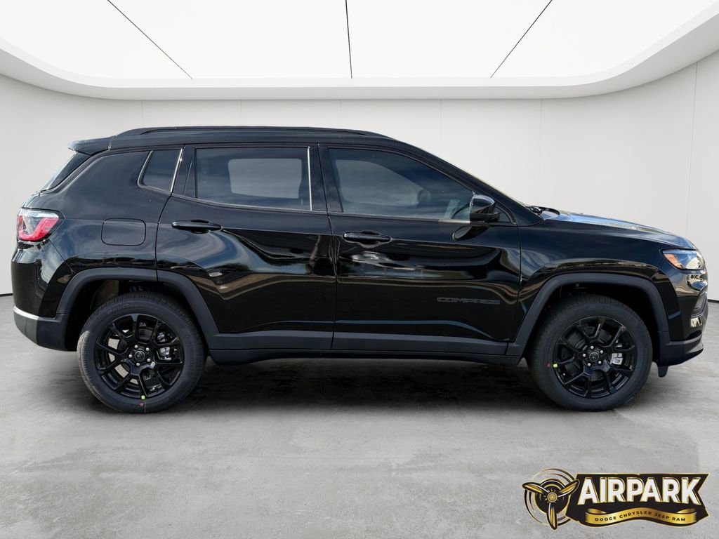 New 2026 Jeep Compass Latitude image 3
