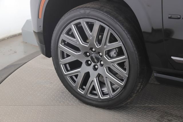 Used 2025 GMC Yukon Denali Ultimate AWD/4WD image 13