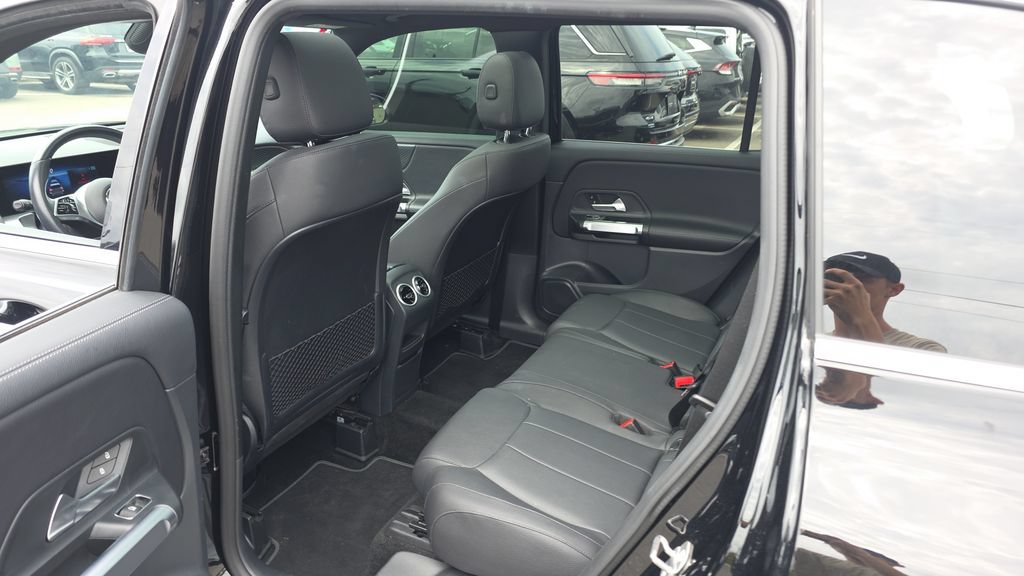 Used 2024 Mercedes-Benz GLB 250 image 25