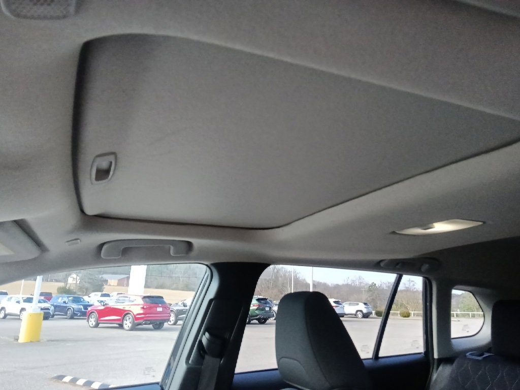 Used 2024 Toyota Corolla Cross LE w/ Moonroof Package image 14