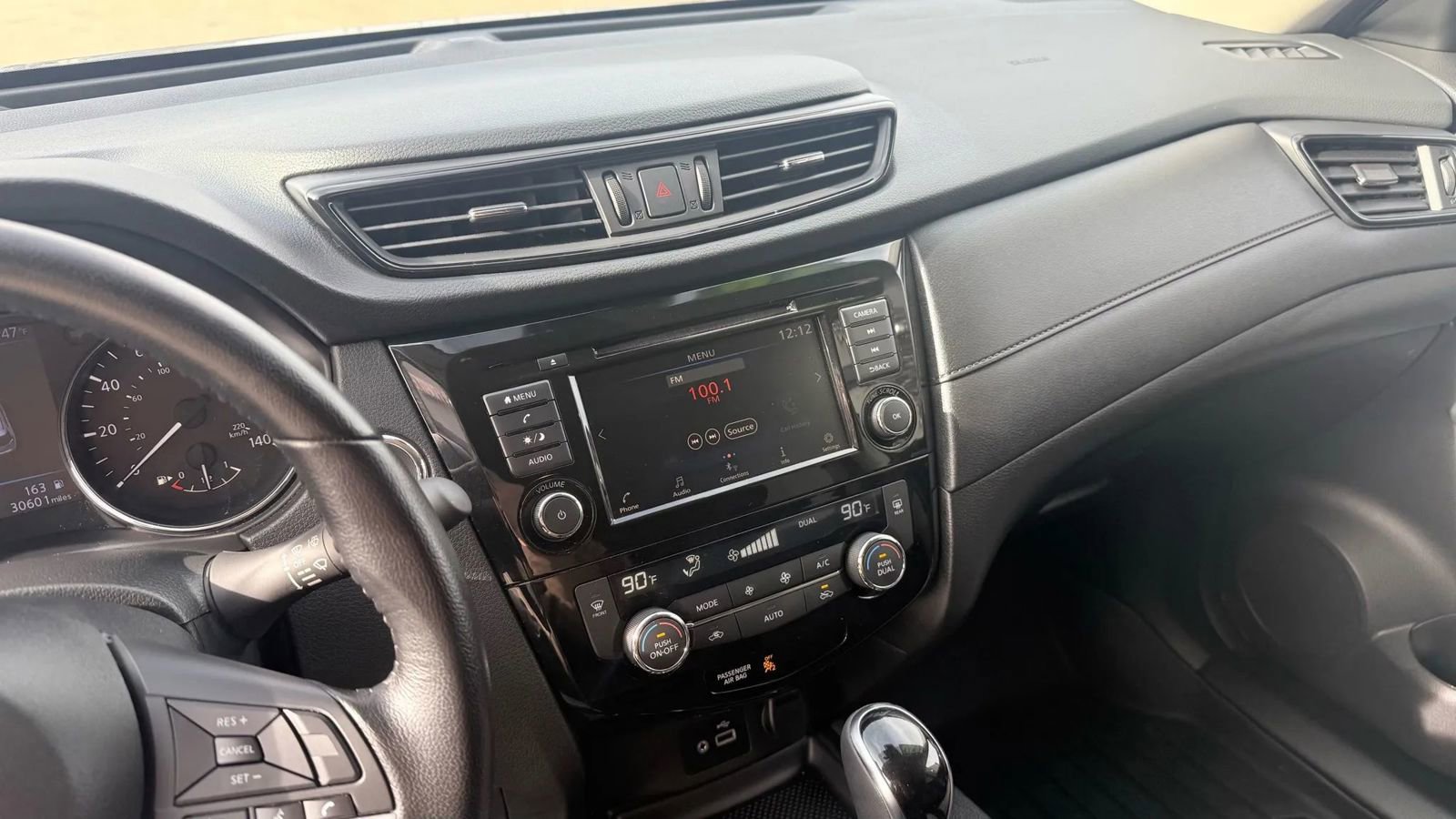 Used 2020 Nissan Rogue SV image 14