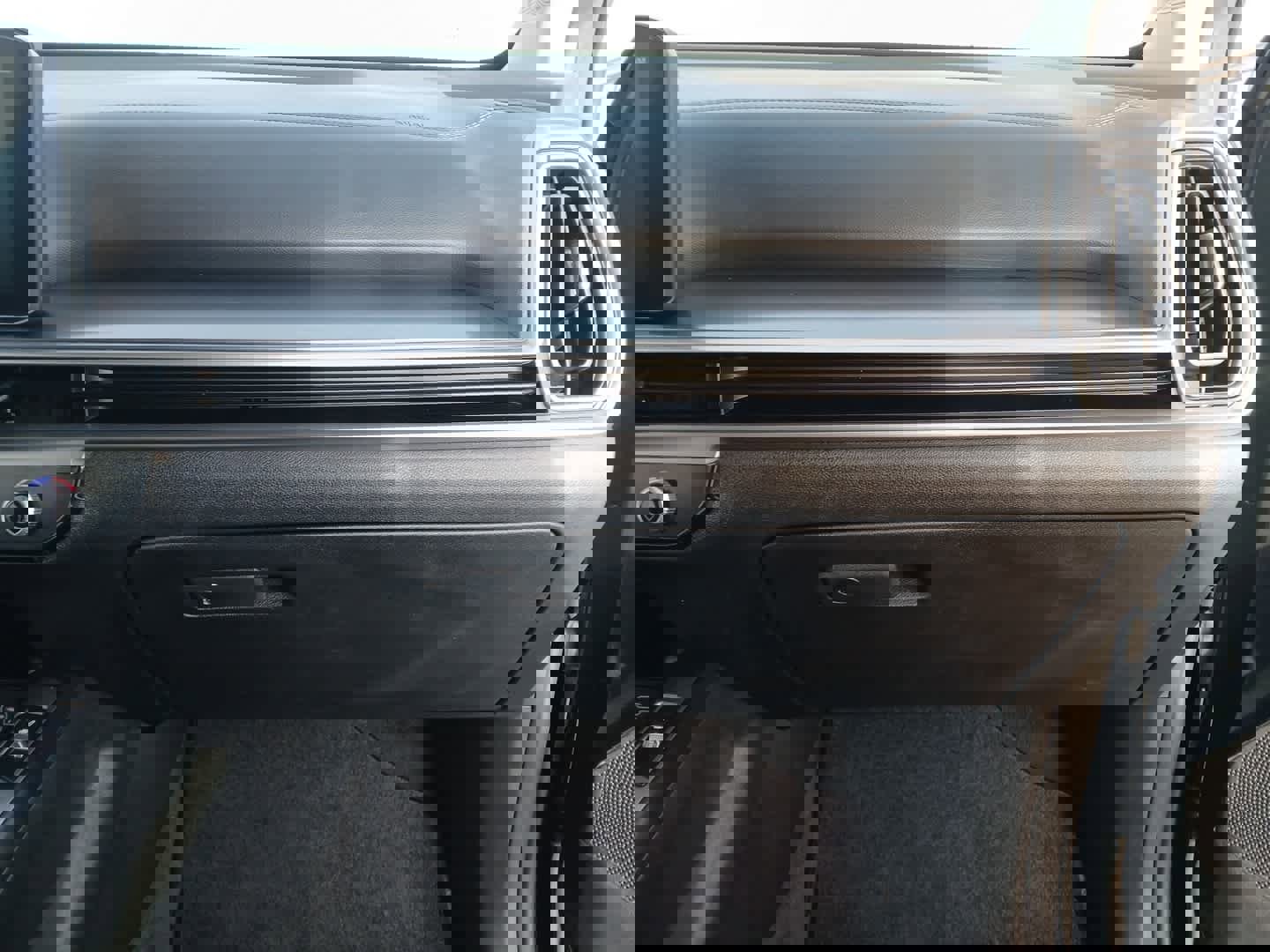 Used 2024 Kia Sorento S image 35