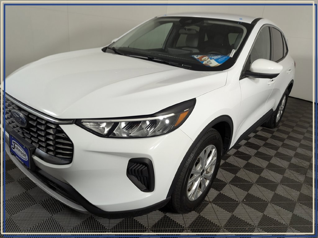 Used 2023 Ford Escape Active w/ Tech Pack #2 AWD/4WD image 9