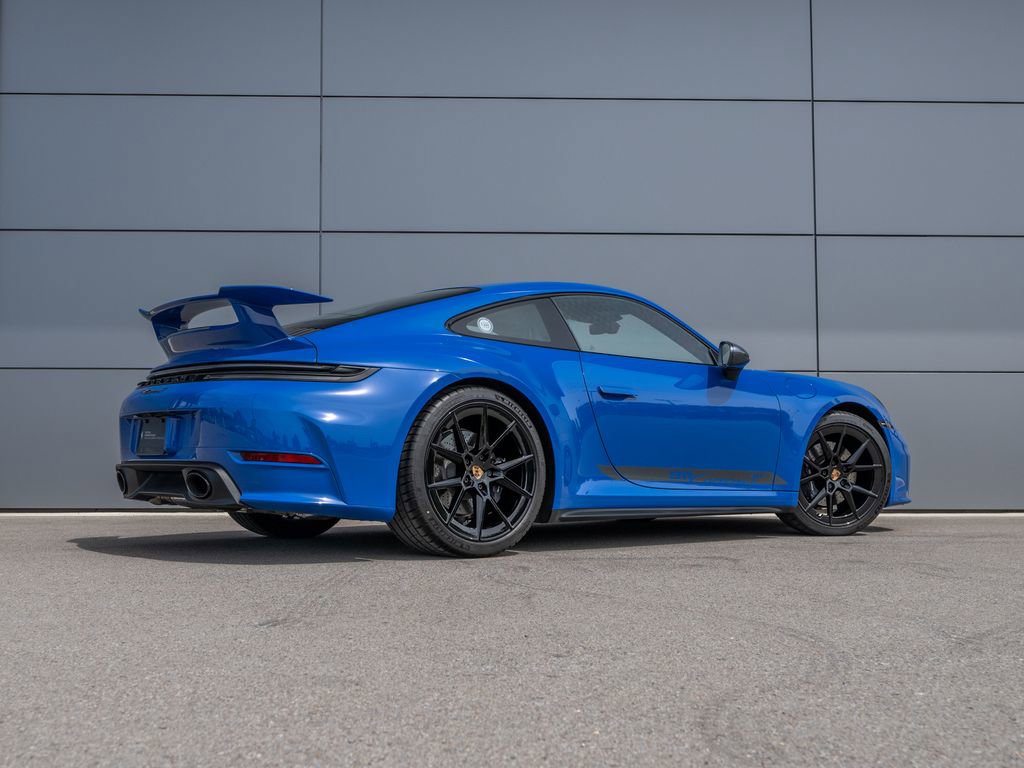 Used 2025 Porsche 911 Carrera RWD image 6