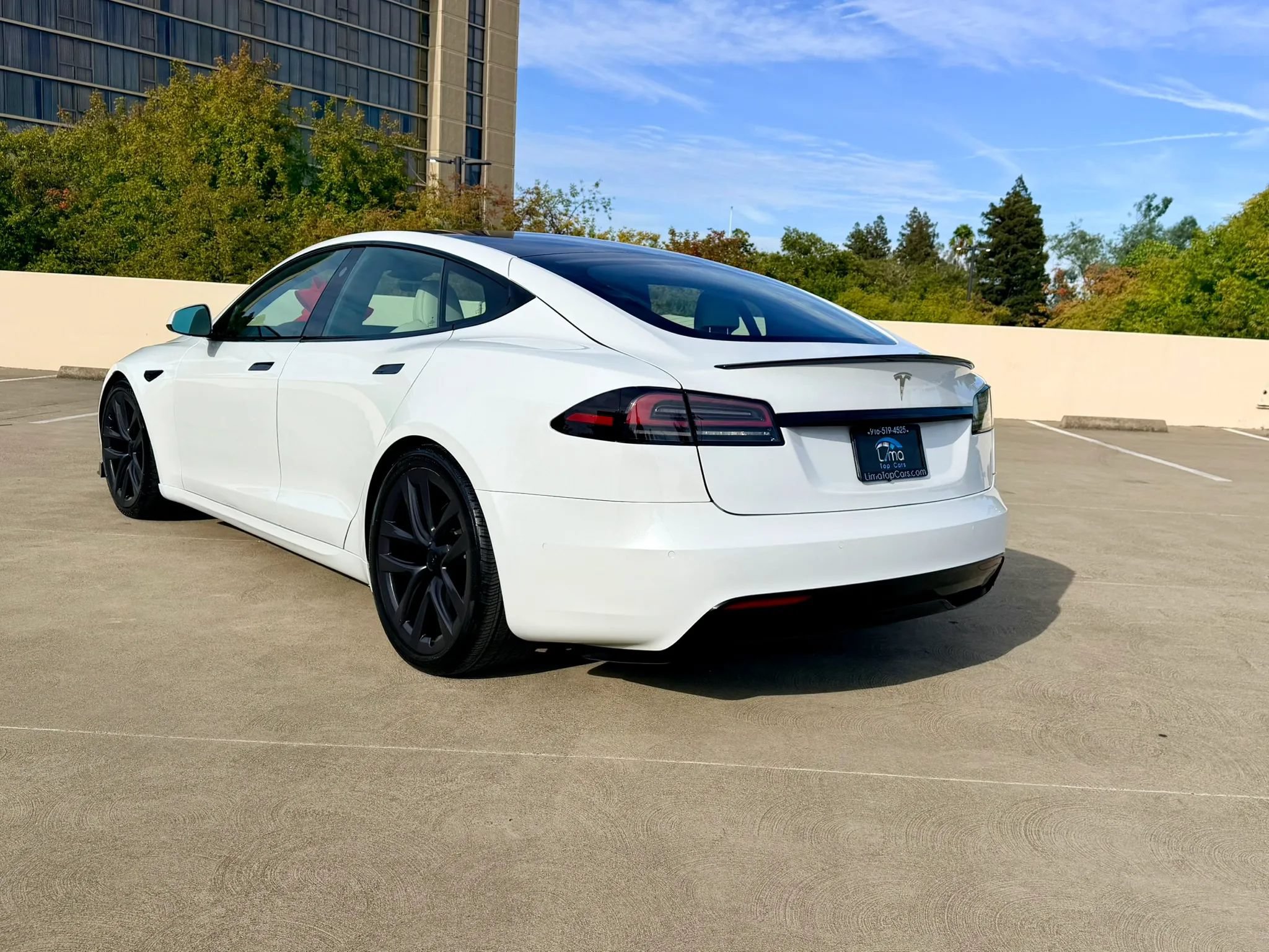 Used 2022 Tesla Model S Standard Range AWD/4WD image 11