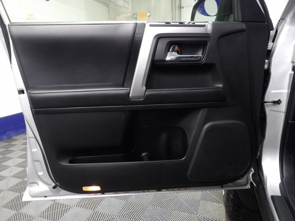 Used 2021 Toyota 4Runner SR5 AWD/4WD image 45