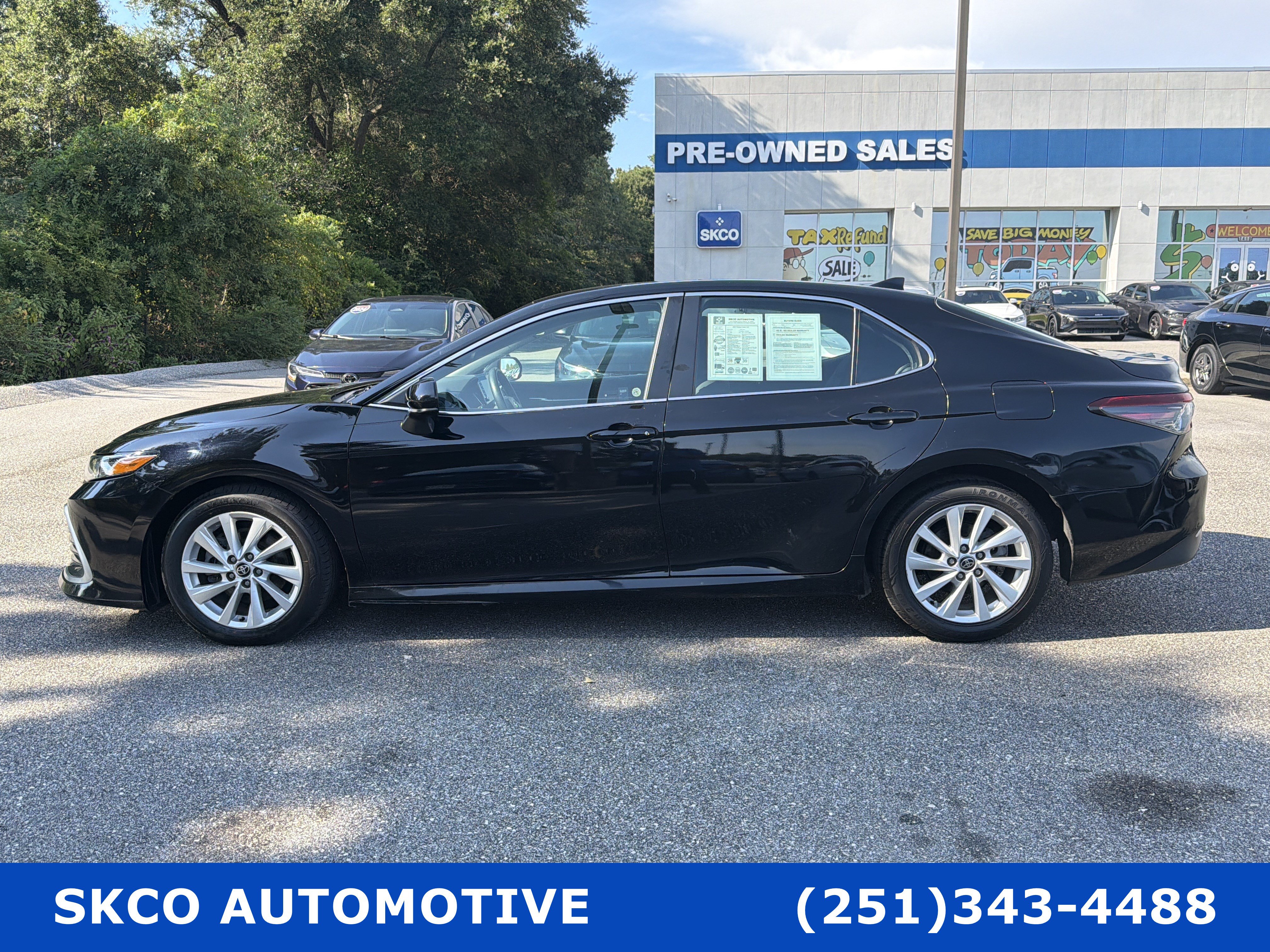 Used 2023 Toyota Camry LE FWD image 2