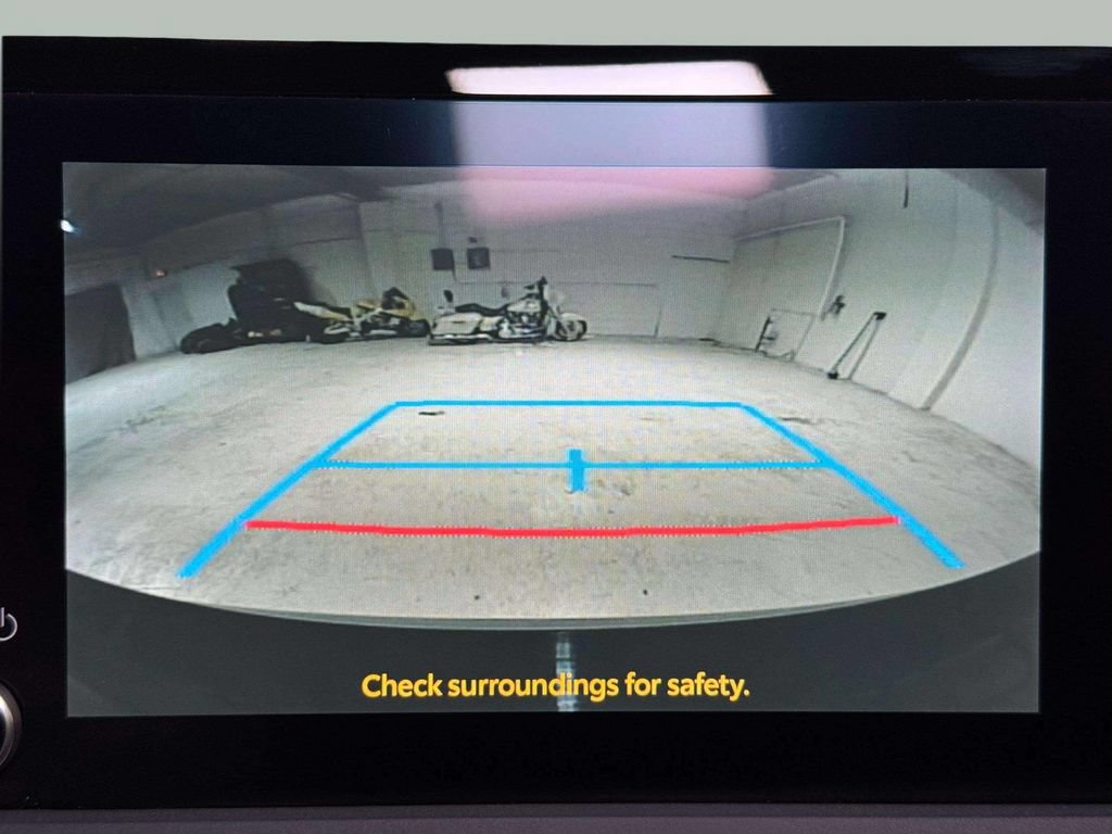 Used 2025 Toyota Prius LE FWD image 15