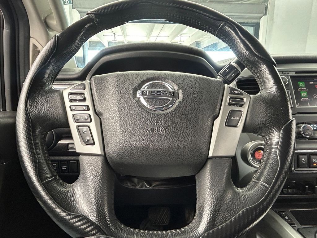 Used 2019 Nissan Titan SV w/ SV Convenience Package image 17