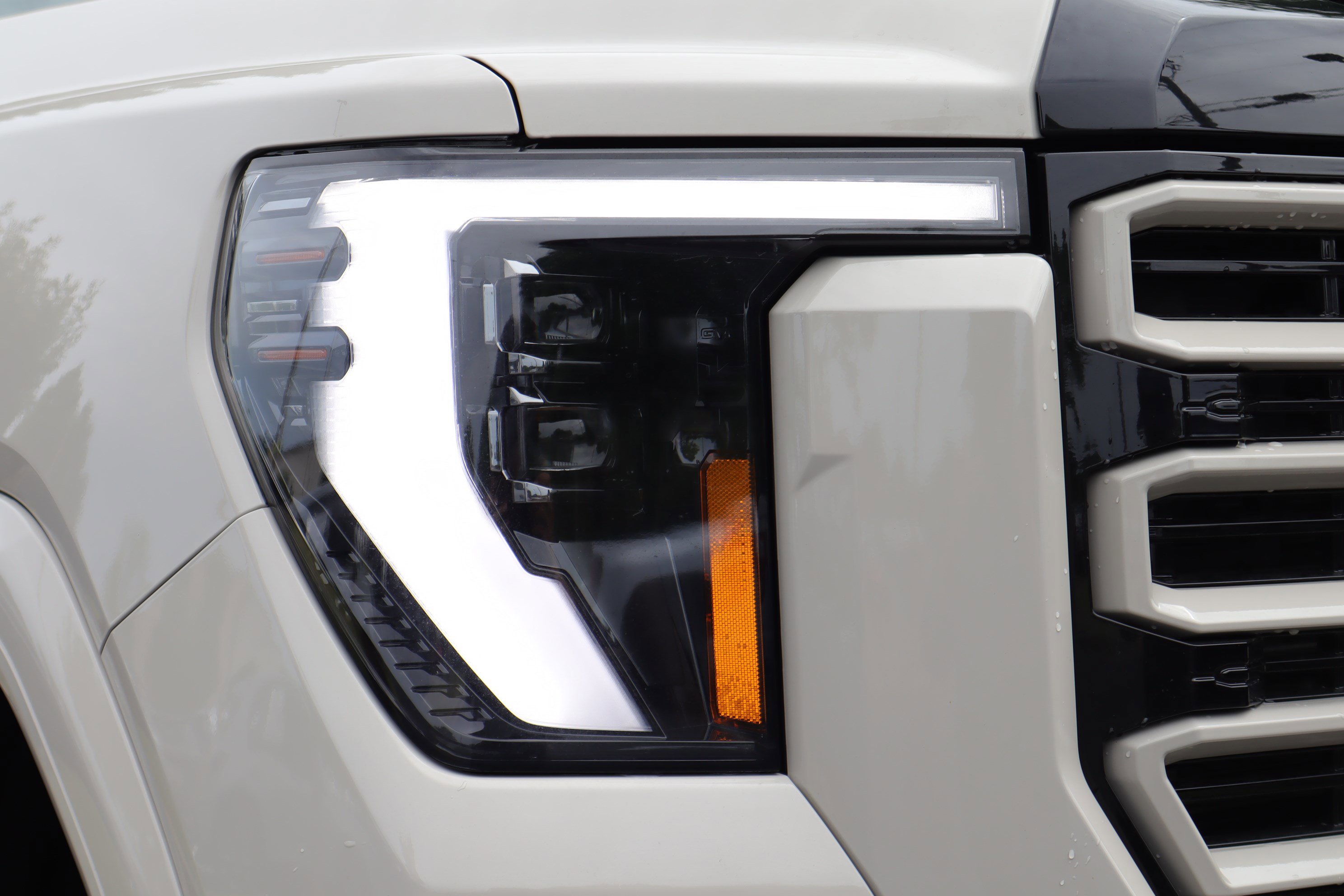 Used 2026 GMC Sierra 2500 AT4 w/ LPO, Black Badging Package AWD/4WD image 37