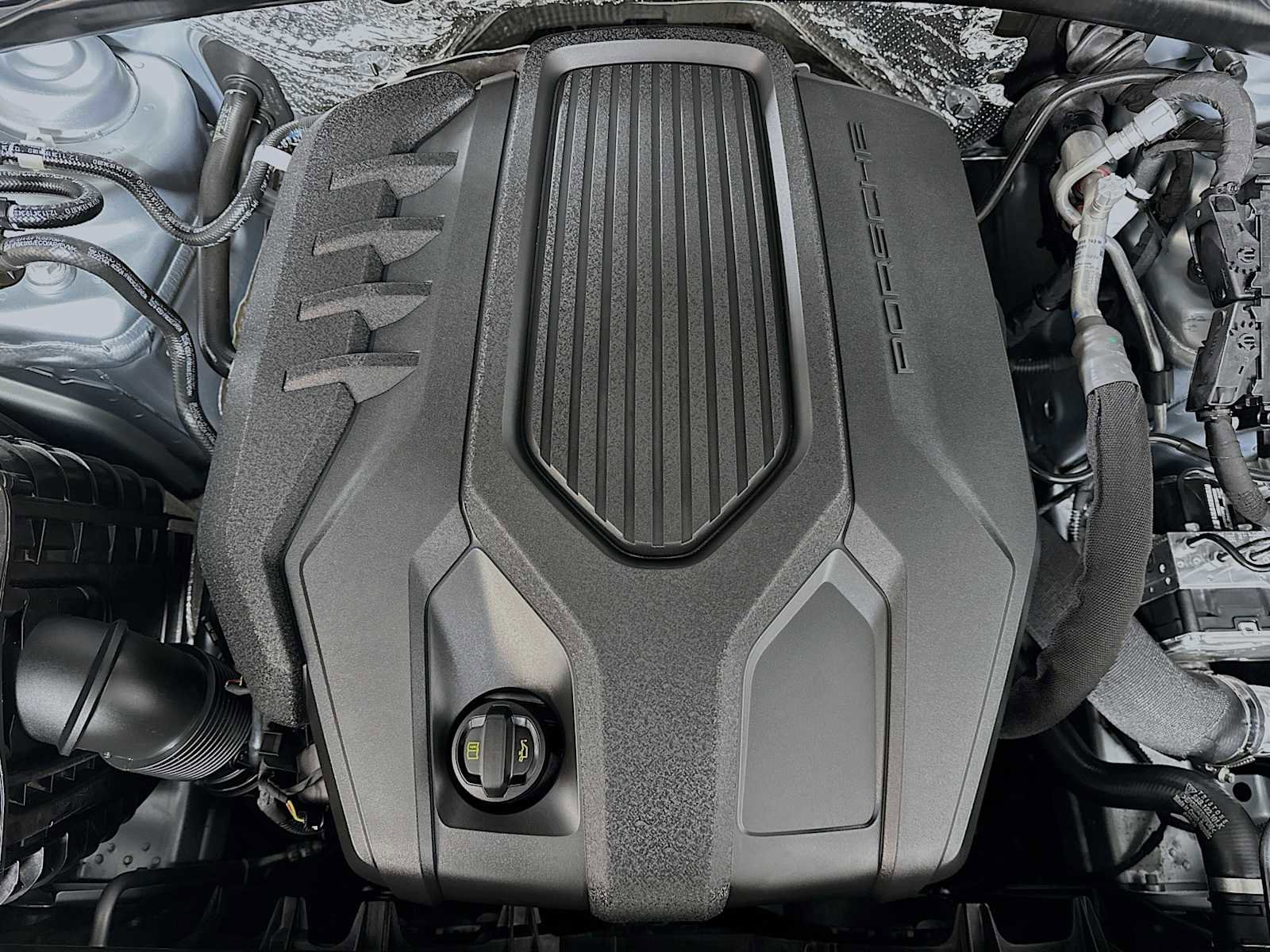 Certified 2025 Porsche Macan image 30