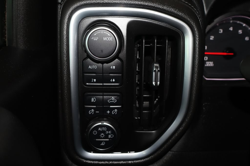 Used 2022 Chevrolet Silverado 1500 RST w/ Redline Edition AWD/4WD image 22