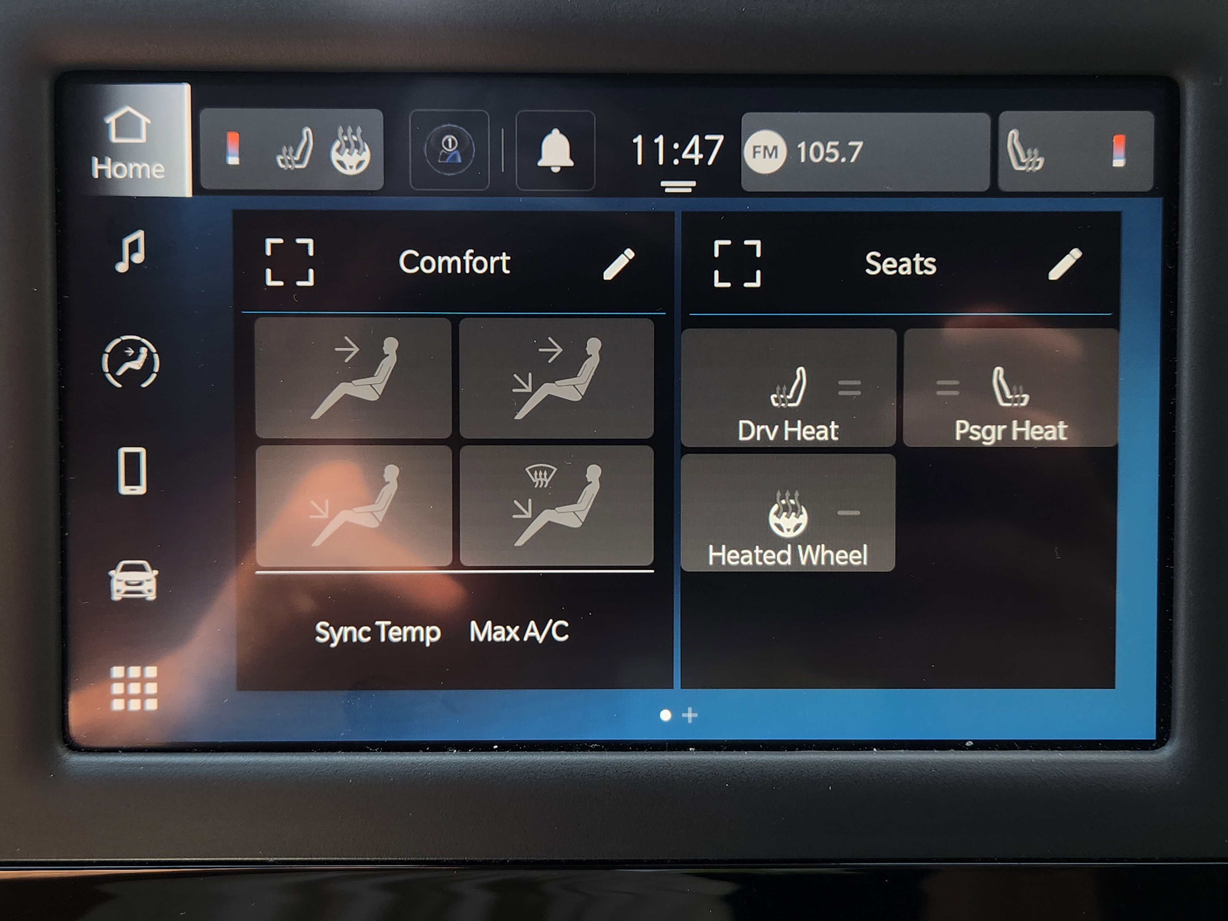 Used 2023 Chrysler Voyager LX FWD image 14