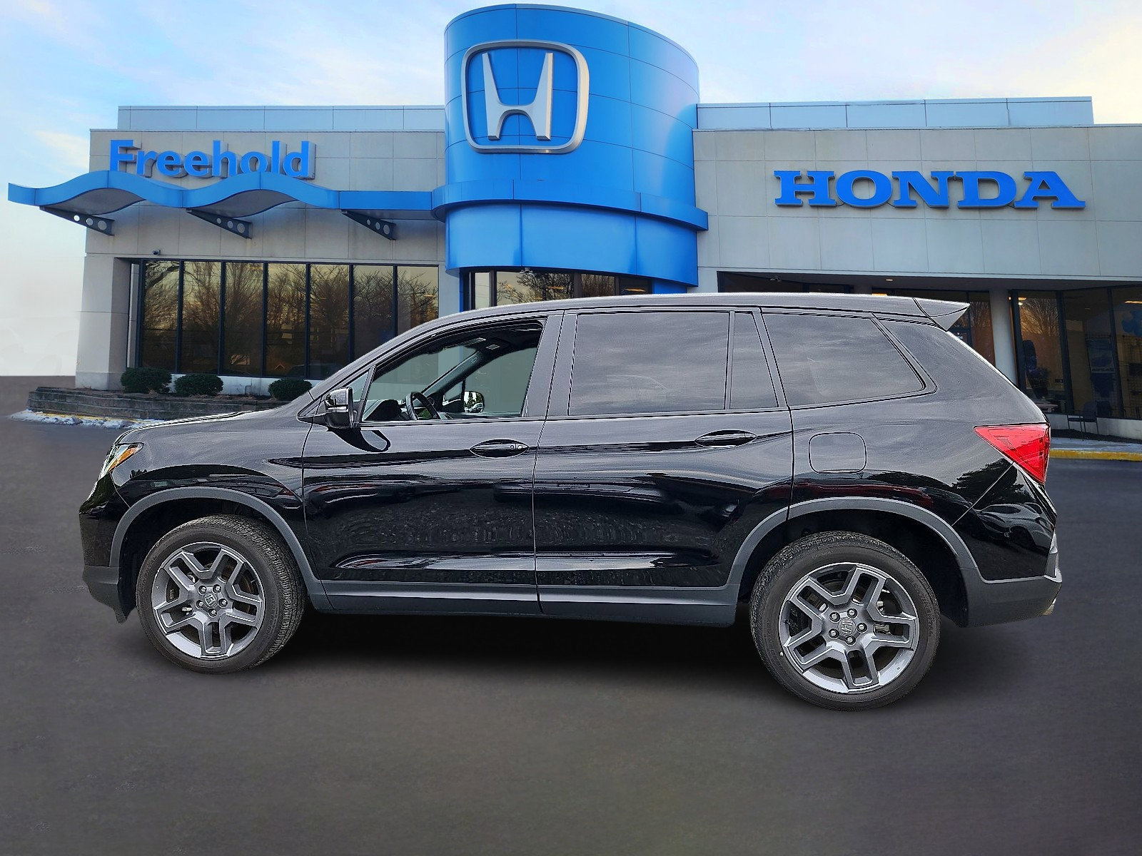 Used 2023 Honda Passport EX-L image 4