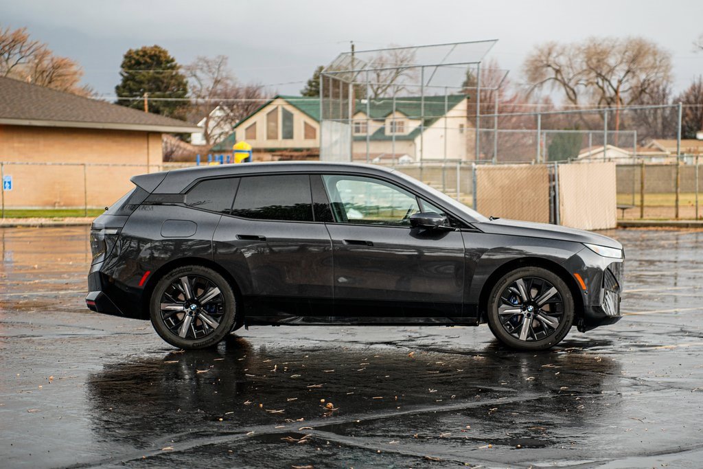 Used 2025 BMW iX xDrive50 w/ Premium Package image 4