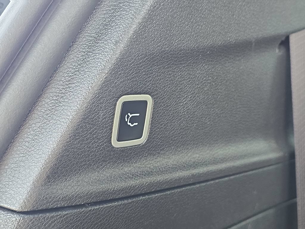 Used 2025 Chrysler Pacifica Select FWD image 34