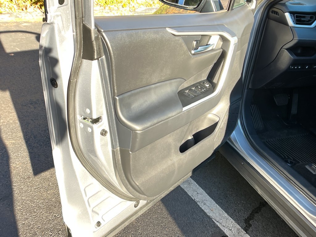 Used 2024 Toyota RAV4 XLE w/ Convenience Package AWD/4WD image 11