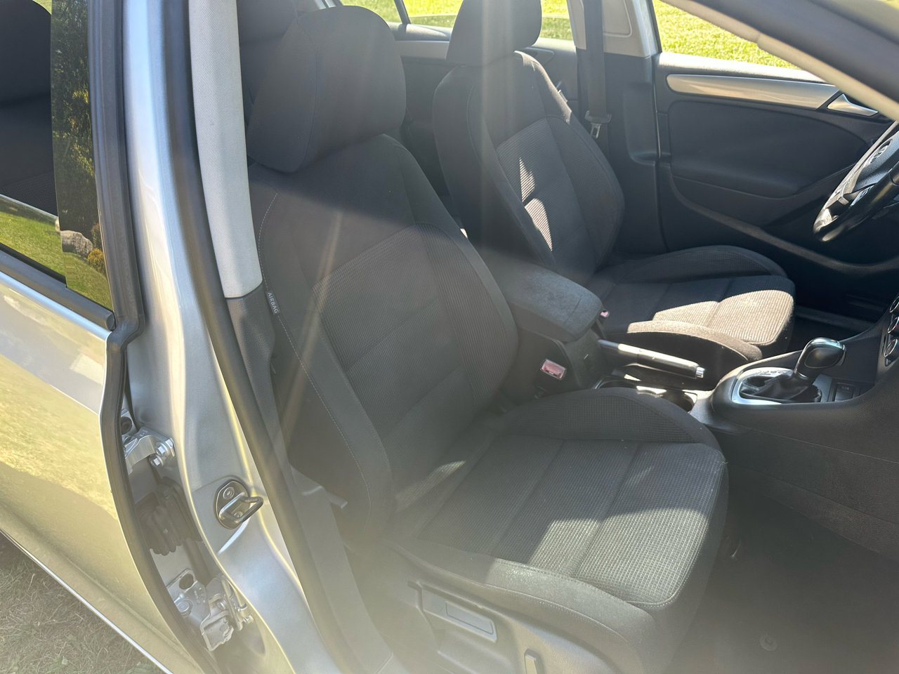 Used 2012 Volkswagen Golf TDI image 11