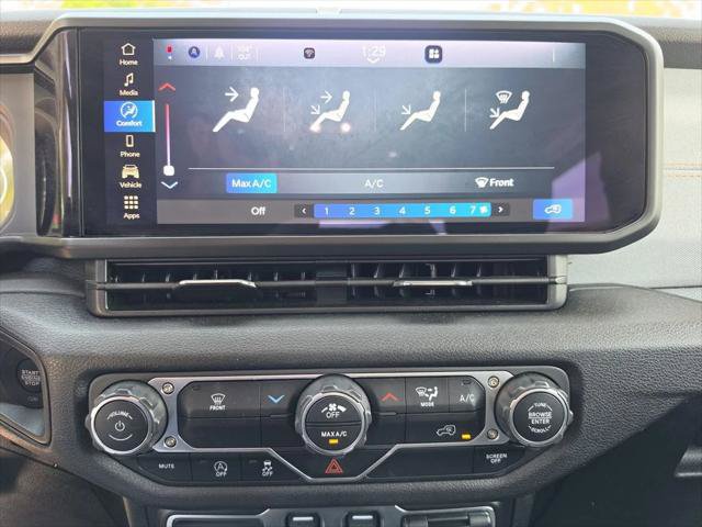 Certified 2025 Jeep Wrangler Sport AWD/4WD image 18