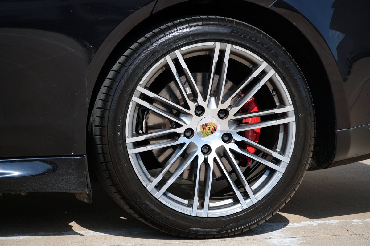 Used 2015 Porsche Panamera GTS w/ Premium Package Plus AWD/4WD image 35